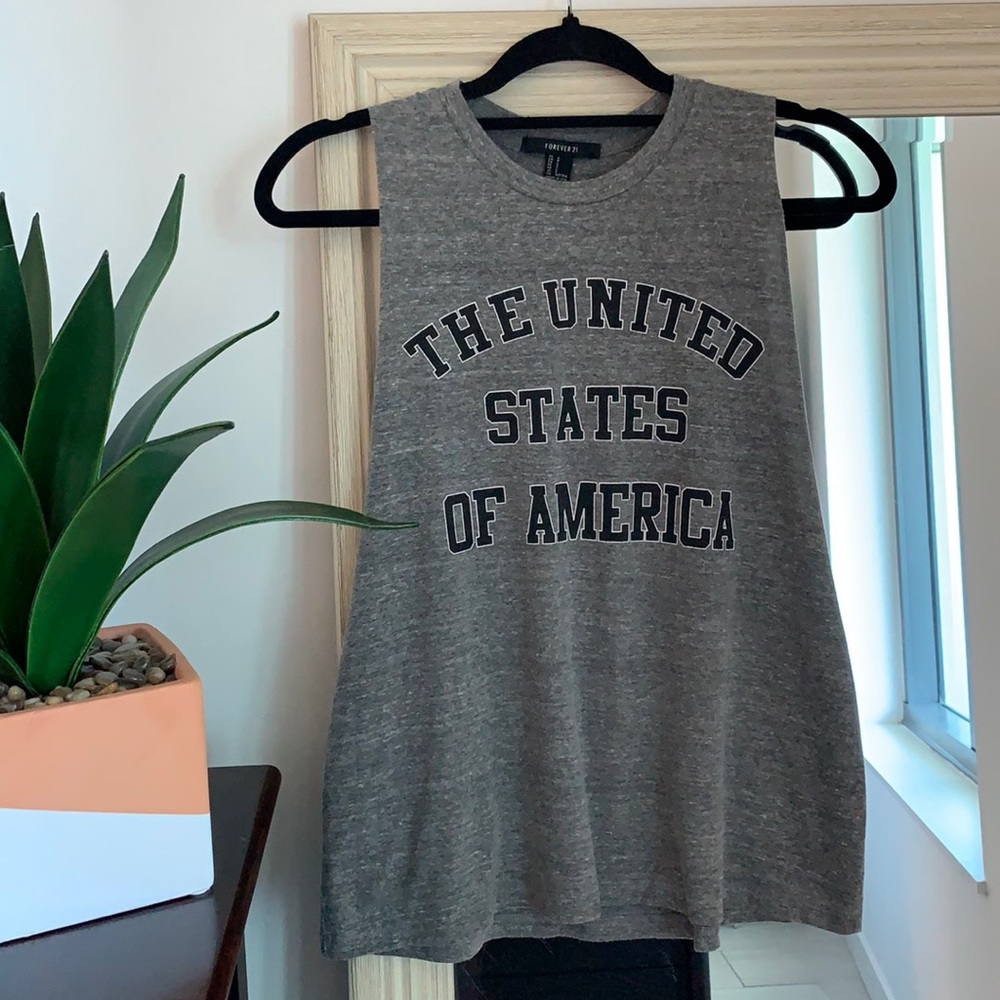 Forever 21 Gray Sleeveless Graphic Tank Top - "The United States of America"